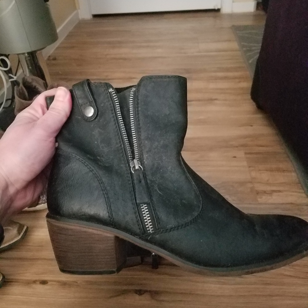 Mossimo moto boots